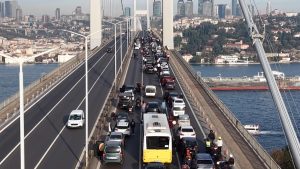 15 Temmuz Şehitler Köprüsü’nde saat 9’u 5 geçe hayat durdu