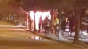 Adana’da tantuni satılan kamyondan alevler yükseldi