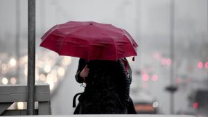 AKOM’dan İstanbul İçin Uyarı: Türkiye Genelinde Sıcaklıklar Düşecek, Sağanak Yağış Olacak