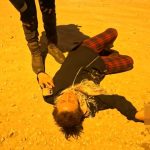 Aksaray’da yerde hareketsiz yatan bayan bekçilere ecel terleri döktürdü