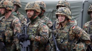 Almanya’da yeni model: Önce gönüllü yetmezse zorunlu askerlik