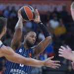 Anadolu Efes, Barcelona’yı devirdi