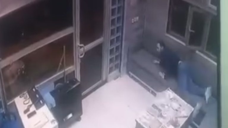 Ankara’da alkollü yolcu tartıştığı taksi şoförüne ateş açtı