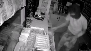 Ankara’da iş yerlerinde para ve sigara çalan şüpheliler yakalandı