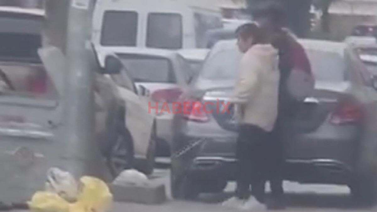 Ankara’da kaldırıma park edilen araba görme engelli vatandaşlara sıkıntı anlar yaşattı