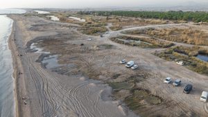 Antalya’da kum hırsızları yakalandı: Kum ocağına dönen kıyılar havadan görüntülendi