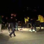 Antalya’da motosikletiyle otomobile arkadan çarptı: Kırılan dişlerini telefon ışığıyla aradılar