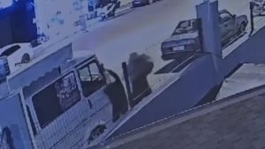 Antalya’da sokakta bayana hücumda bulunan şahıs yakalandı