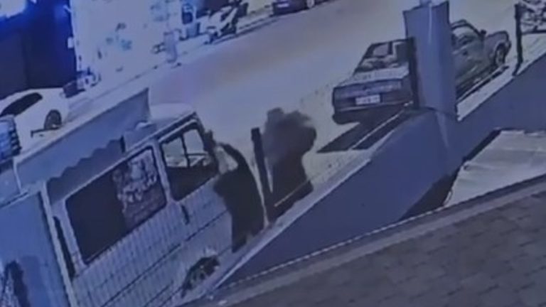 Antalya’da sokakta bayana hücumda bulunan şahıs yakalandı