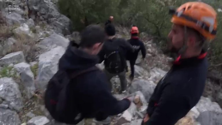 Arapuçtu Dağı’nda mahsur kalan gençler kurtarıldı