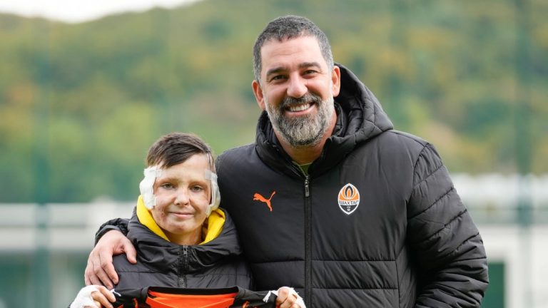 Arda Turan küçük çocuktan aldığı hayat dersini anlattı: Sığınakta o gece hiç uyuyamadık…