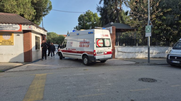 Aydın’da lisede bıçaklı kavga: 2 yaralı