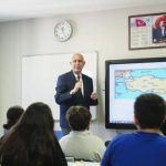 Baba, oğul, kız ve gelini aynı okulda öğretmenlik yapıyor