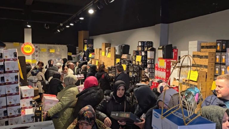 Bakanlık Kasım İndirimiyle İlgili Uyardı: “1 Alana 1 Bedava” ve “Şok İndirim” Eserlerine Dikkat Edin