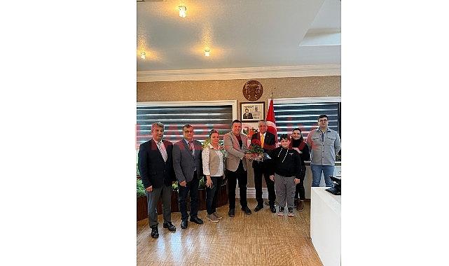 Başkan Topaloğlu’nun Öğretmenler Gününü kutladılar