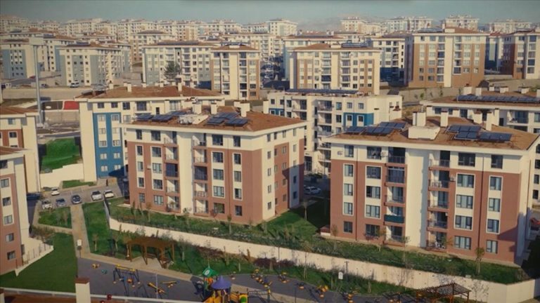 Başlatılan seferberlik sonrası deprem bölgesinde yaşanan değişim görüntülendi