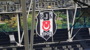 Beşiktaş: Taraftarlarımızdan özür diliyoruz