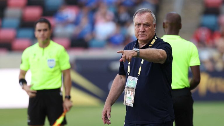 Beşiktaş’a mı geliyor? Dick Advocaat için açıklama