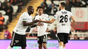 Beşiktaş’ta bitmeyen kriz: Geçmişte neler yaşandı?