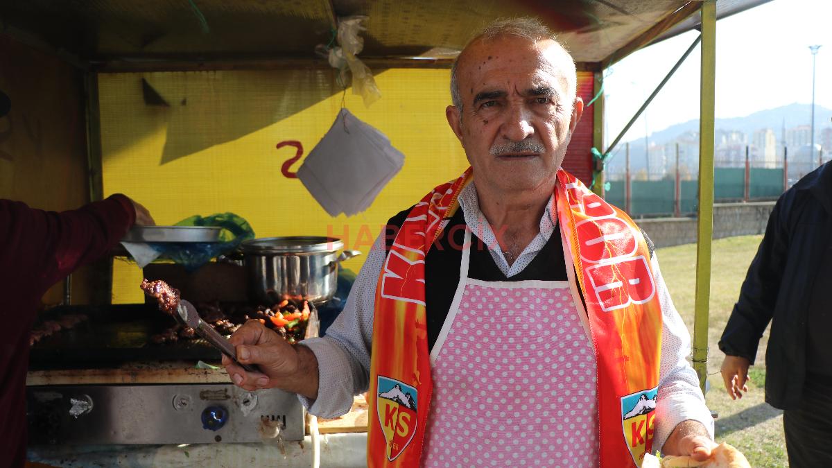 Bir dönem Süper Lig’de oynuyordu, artık köfte ekmek satıyor