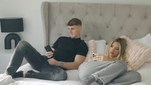 Bizim “Saflık” Seviyesi: Defalarca Aldatmasına Rağmen Erkek Arkadaşını Bırakamayan Kadından İlginç Açıklamalar