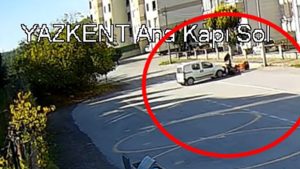 Bursa’da ehliyetsiz şoförün çarptığı motosikletteki kurye yaralandı