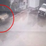 Bursa’da sürücünün ileri yerine geri vitese aldığı araç 7 metreden zemine düştü