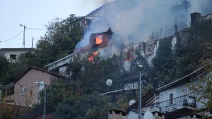 Bursa’da yanan konutta 1 kişinin cesedi bulundu