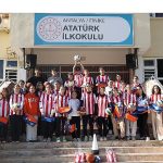 Büyükşehir’den geleceğin sporcularına malzeme desteği