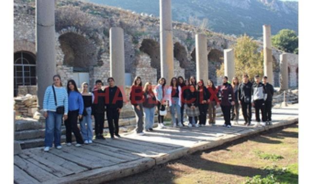 Büyükşehir’den öğrencilere tarih ve müzik molası