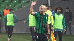 Caner Erkin, Sakaryaspor’daki 8. maçında 3. kırmızı kartını gördü