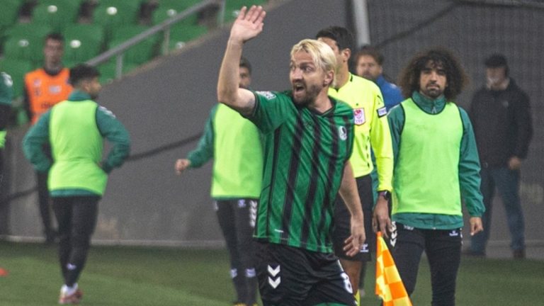 Caner Erkin, Sakaryaspor’daki 8. maçında 3. kırmızı kartını gördü