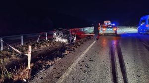 Çorum’da otostop çeken şahıs devrilen arabada can verdi