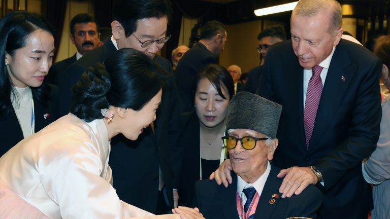 Cumhurbaşkanı Erdoğan, Güney Koreli mevkidaşını gazilerle buluşturdu