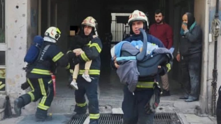 Denizli’de konut olarak kullanılan iş hanında yangın