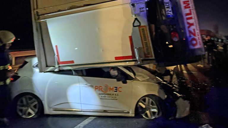 Diyarbakır’da zincirleme kaza meydana geldi: 3 kişi öldü, 7 kişi yaralandı