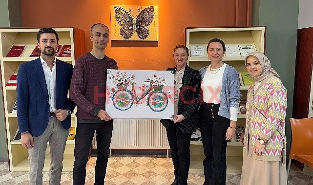 Elektronik atıklardan sanata çevreci dönüşüm