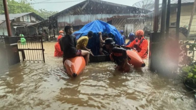 Endonezya’da afetler ile mücadele: Can kaybı sayısı 23’e yükseldi