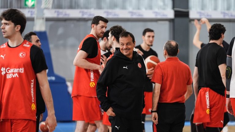 Ergin Ataman: Hamlede denetimi bırakmadan oynamamız lazım