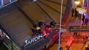 Eskişehir’de 2’nci kattan kafenin tentesine düştü: Şahsın, alkollü olduğu öğrenildi