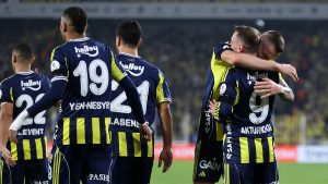 Fenerbahçe, Galatasaray’la arasındaki puan farkını 1’e indirdi