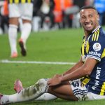 Fenerbahçe’de Cenk Tosun ameliyat oldu