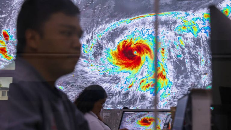 Filipinler’de Kalmaegi Tayfunu 224 can aldı