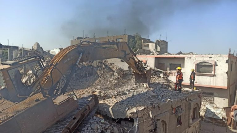 Gazze’de enkaz altındaki cenazelerin çıkarılmasına yönelik çalışmalar başladı