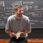 Gerard Pique, dünyaca ünlü üniversitede ders verdi