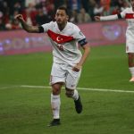 Hakan Çalhanoğlu, Bülent Korkmaz’ı yakaladı