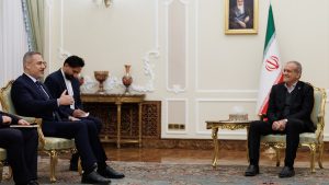 Hakan Fidan, İran Cumhurbaşkanı Pezeşkiyan ile görüştü