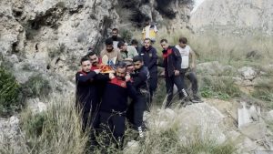 Hatay’da kayalıklardan düşen şahıs yaralandı