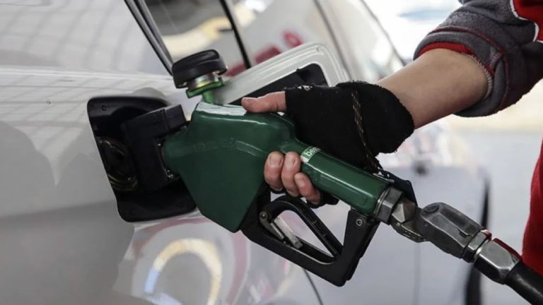 Hem akaryakıt hem de motorine indirim