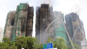 Hong Kong’da gökdelen yangını faciası: Can kaybı 94’e yükseldi